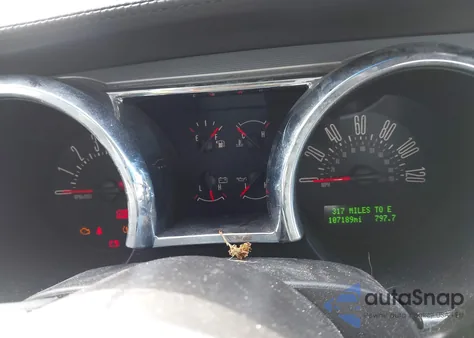 2007 Ford Mustang V6 Deluxe/V6 Premium z USA, uszkodzony, nr VIN 1ZVHT80NX75367499